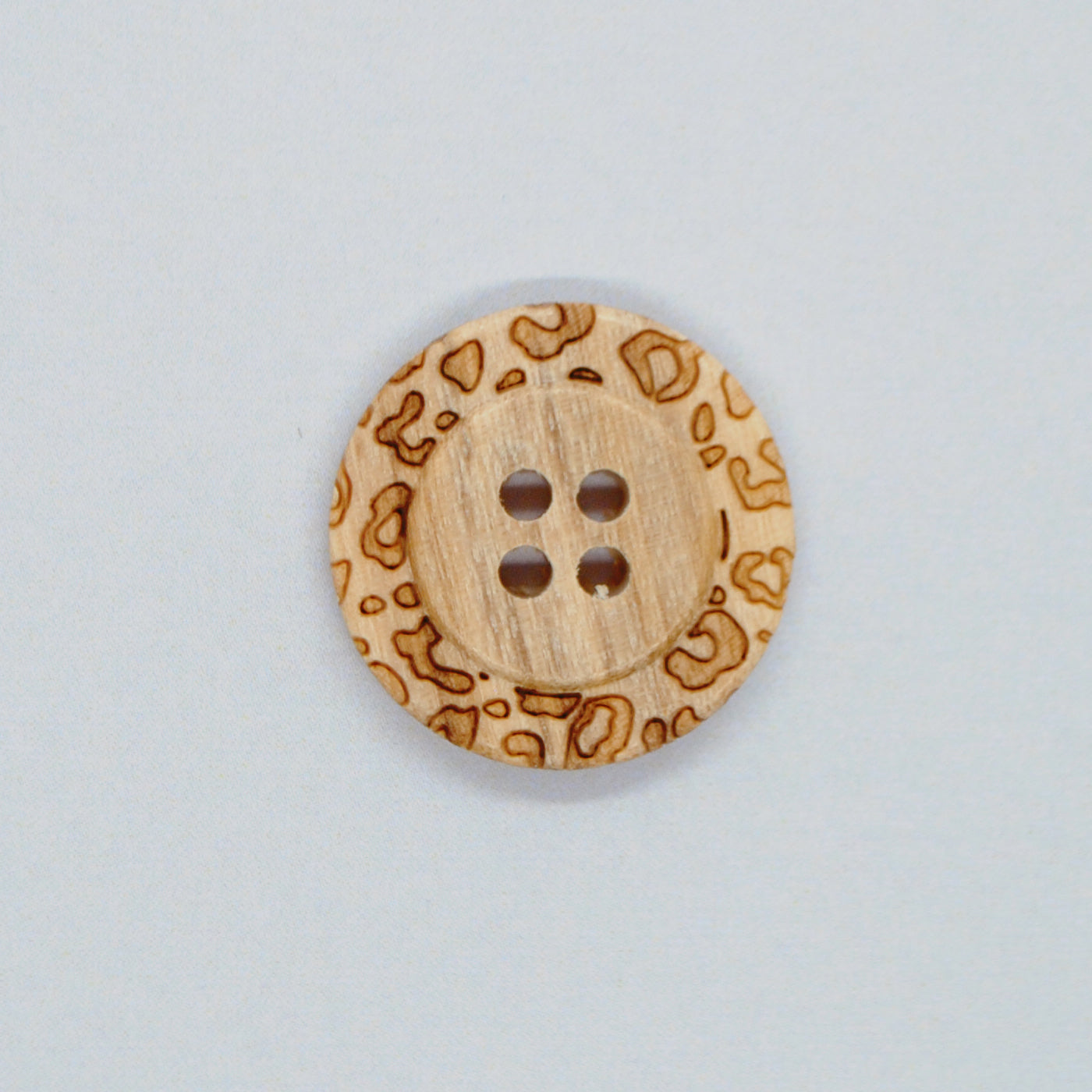 KNAP 4 HUL 32" MED MØNSTER TIGER