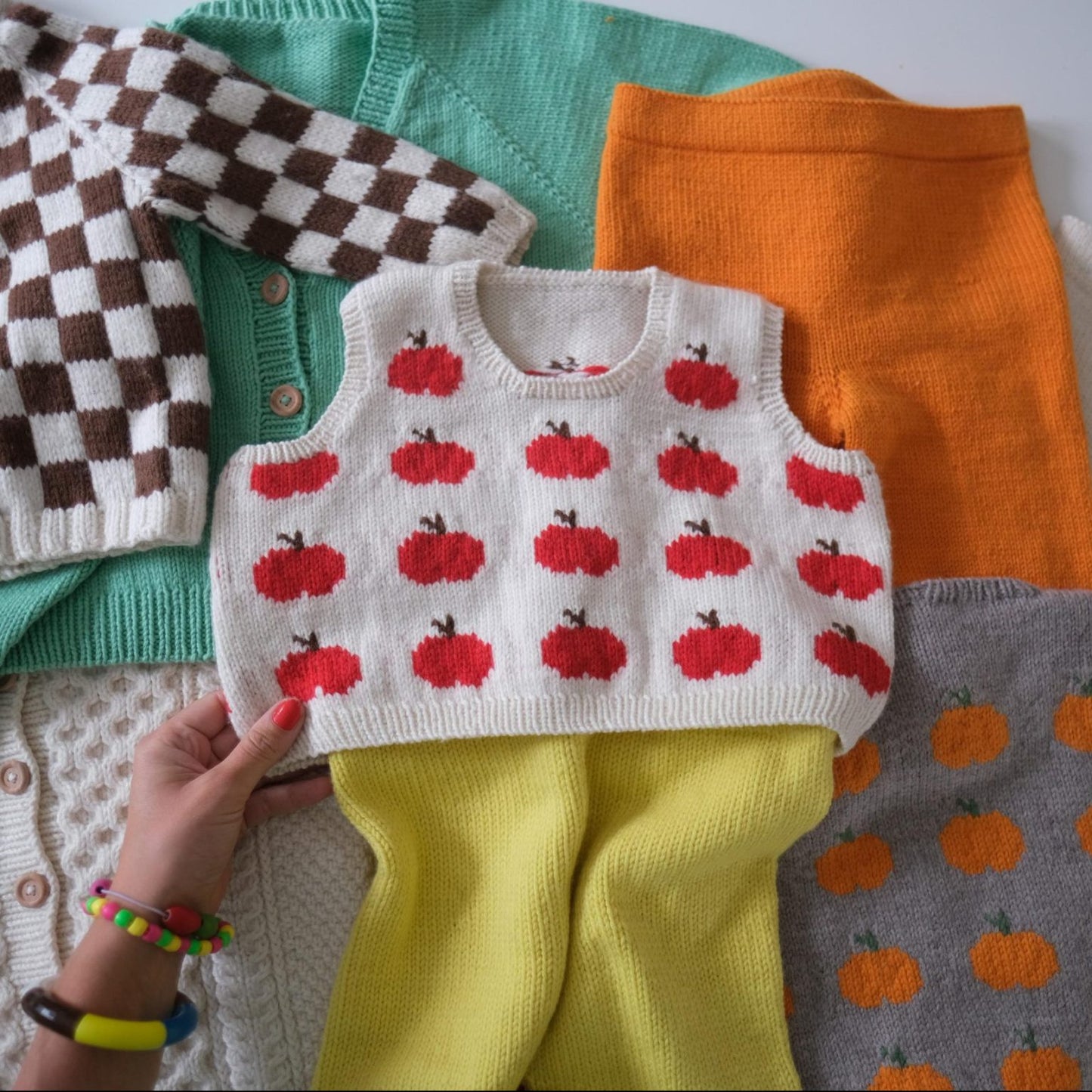 Fruity Slipover KIDS - opskrift gratis sammen med garn