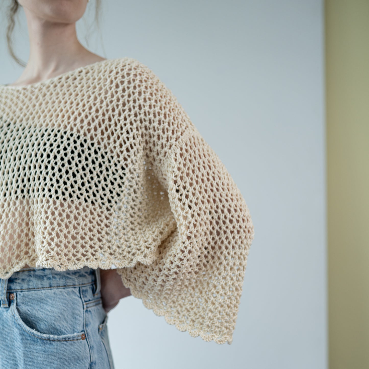 Emily Sweater opskrift - gratis sammen med garn