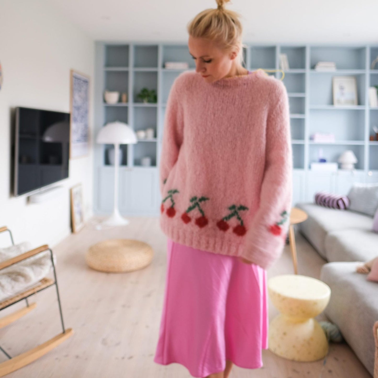Cherry On the Top Sweater - opskrift gratis sammen med garn