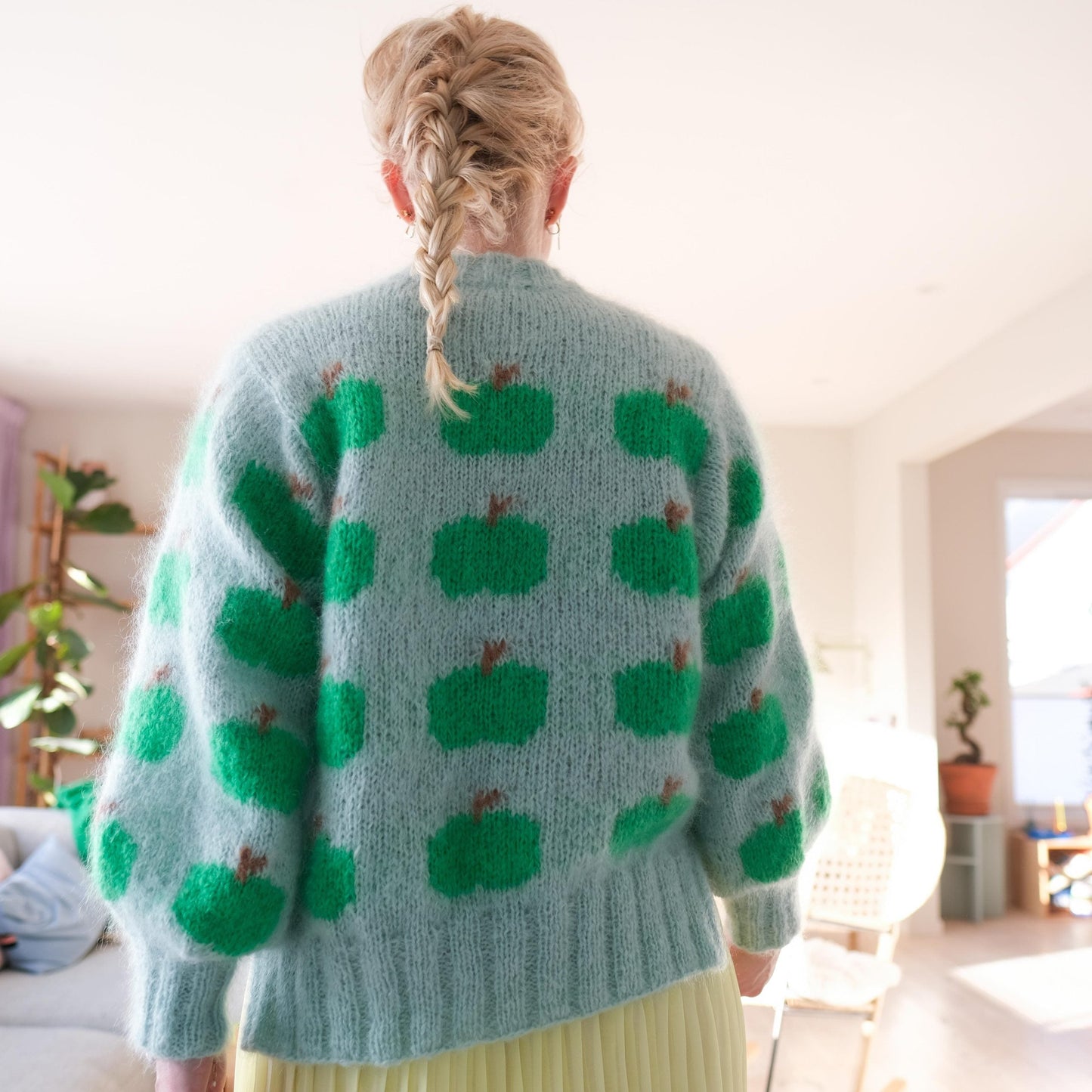 Fruity Sweater APPLE