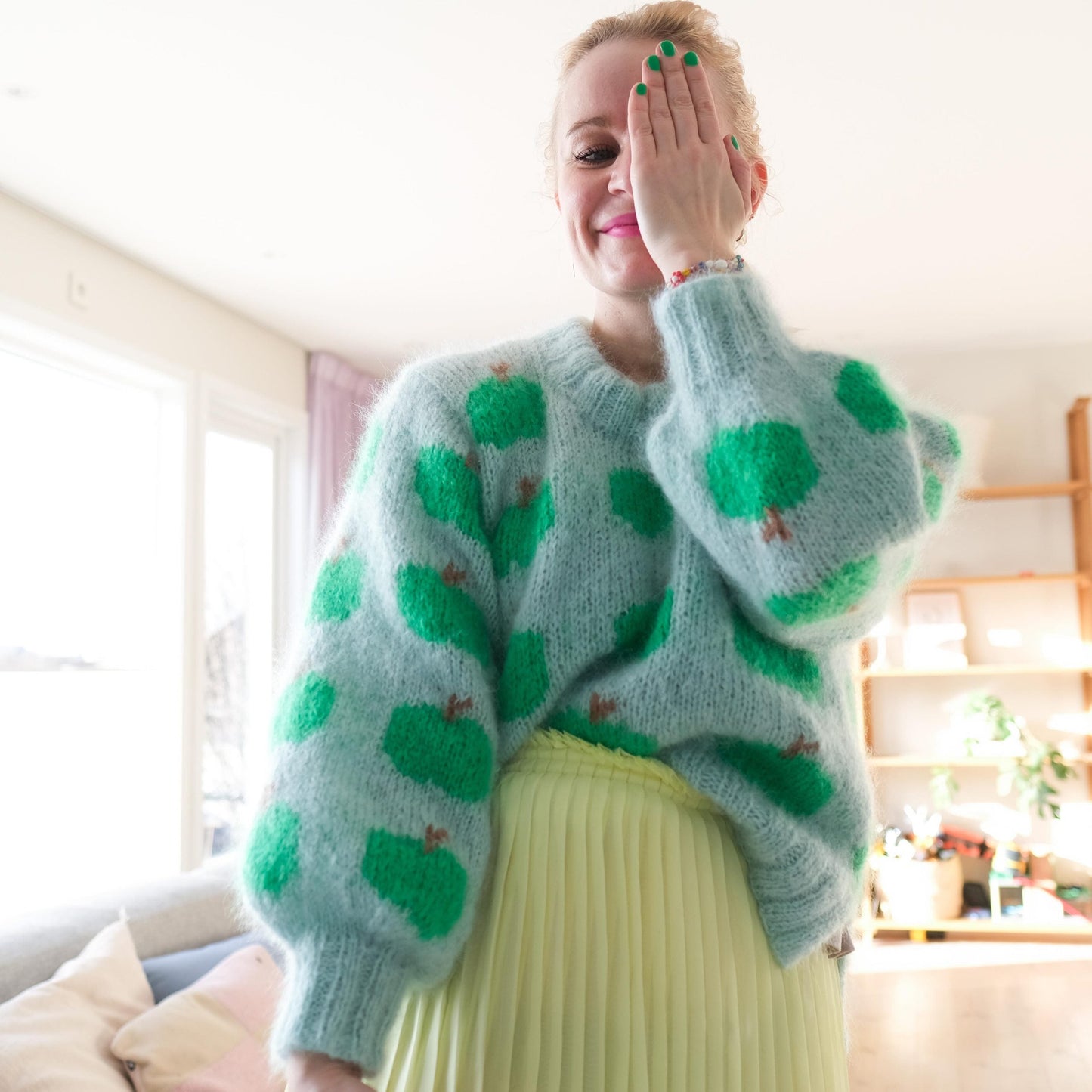 Fruity Sweater APPLE