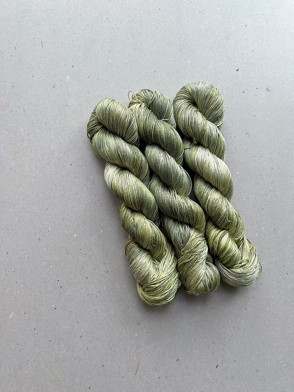 Thelma - Silk - MOSS