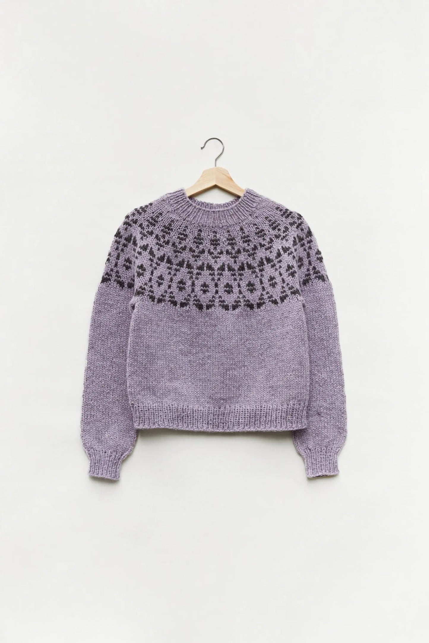 Høstlynggenser – Klassisk sweater med rundt bærestykke og smukt mønster 🍂🧶