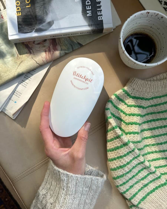 REFRESH YOUR KNIT WITH PETITEKNIT - Lint Remover
