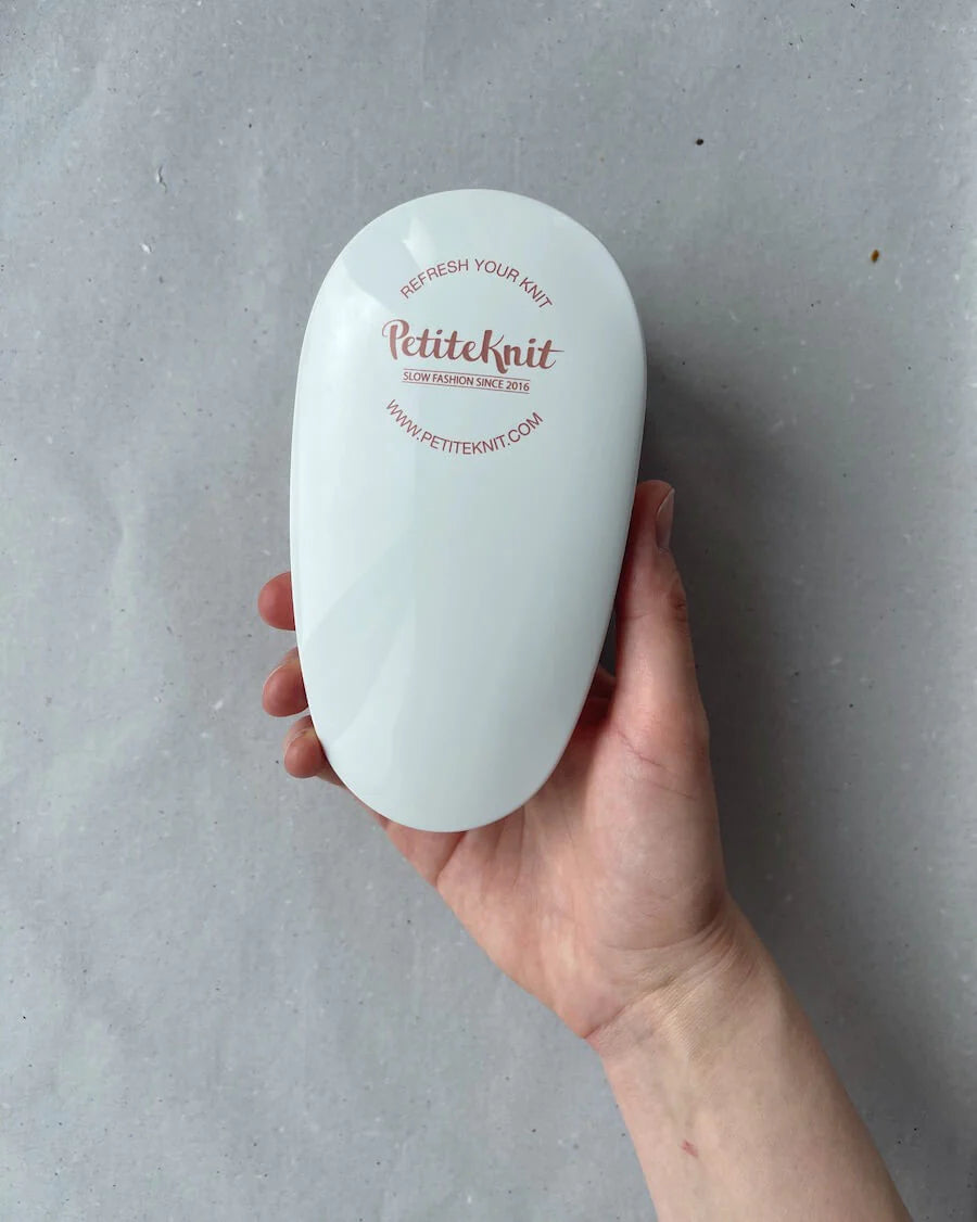 REFRESH YOUR KNIT WITH PETITEKNIT - Lint Remover