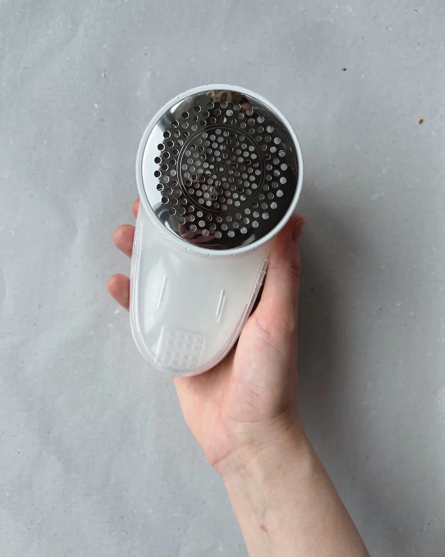 REFRESH YOUR KNIT WITH PETITEKNIT - Lint Remover