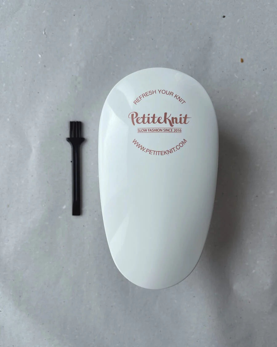 REFRESH YOUR KNIT WITH PETITEKNIT - Lint Remover