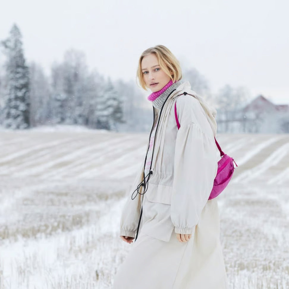 ✨❄️ Fjære Genser – STRIKKEKIT – Norsk Mønstermagi i Tofarvet Strik 🧶💕