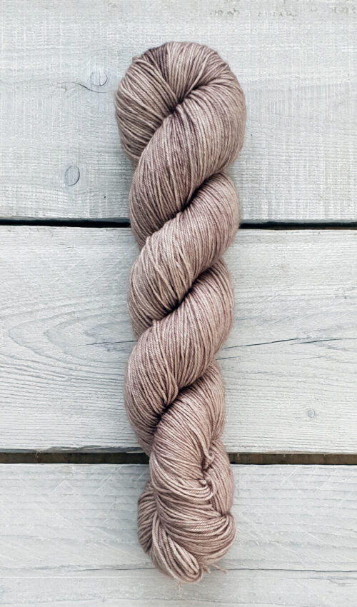 Vatnsnes Yarn - Merino Fingering - Walnut