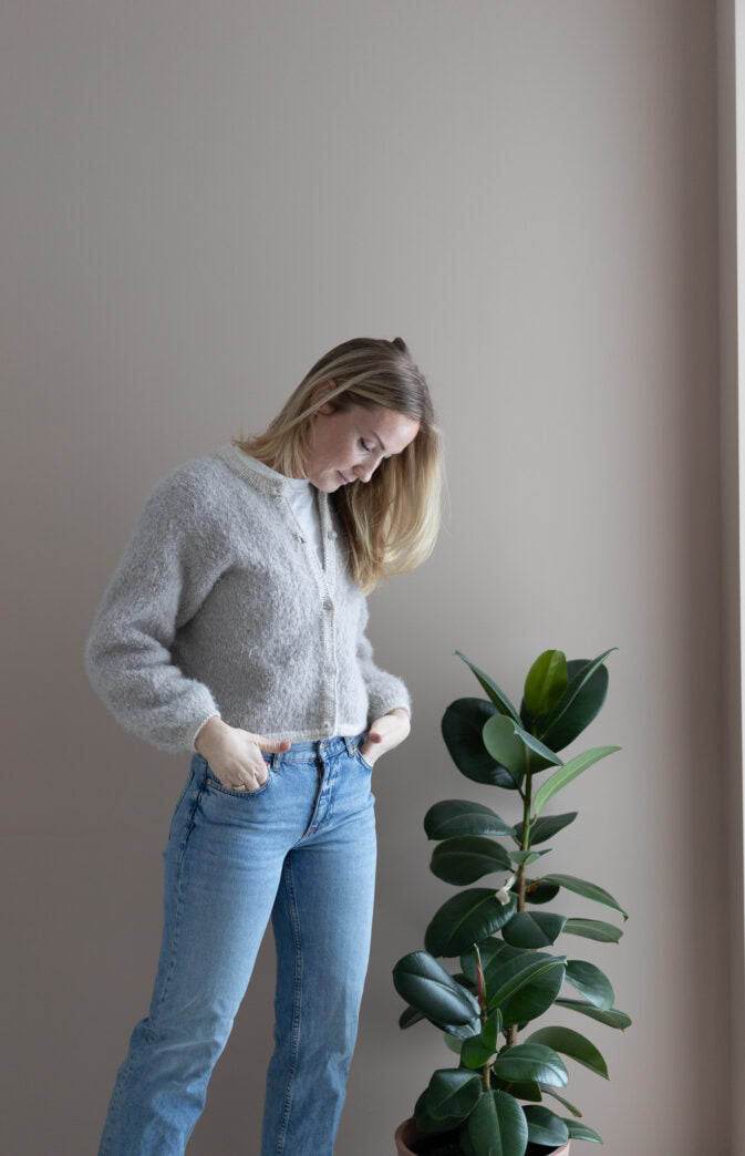 🧥🌸🧶✨ Strikkekit Isabella Jakke – Feminint design i Wild Wool & Hip Wool
