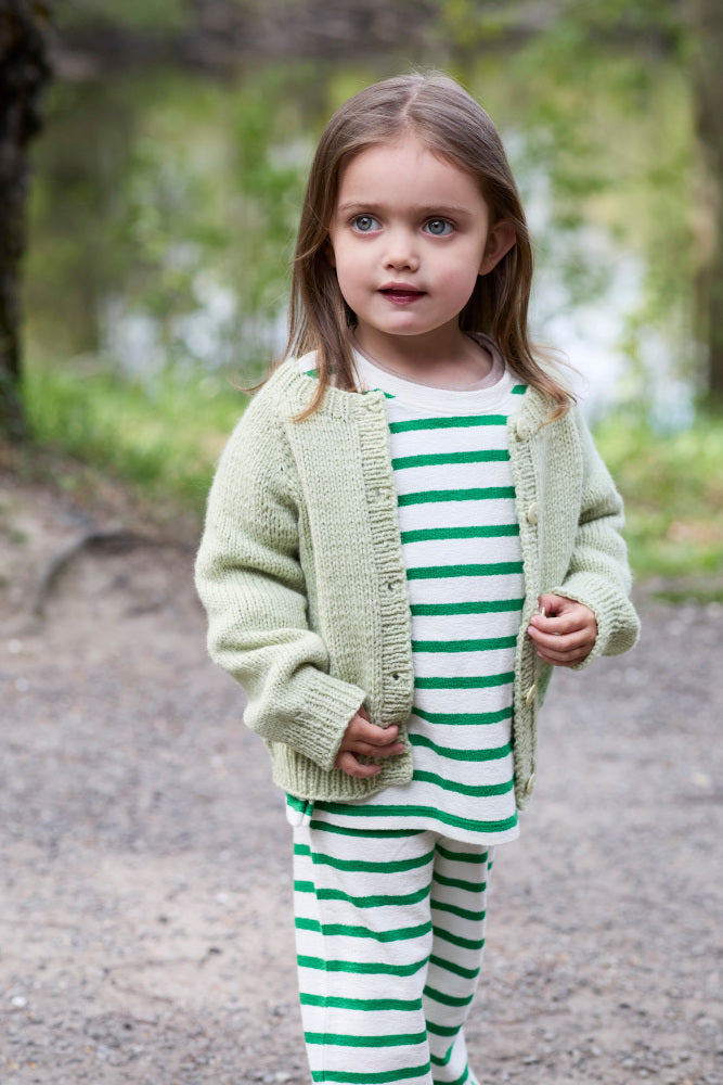 🍎 475-2 Opskrift - Fruktig jakke – sød børnejakke med æblemotiv