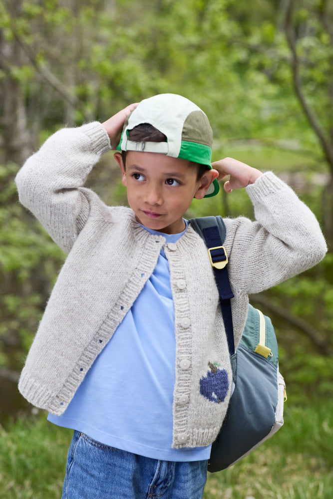 🍎 475-2 Opskrift - Fruktig jakke – sød børnejakke med æblemotiv