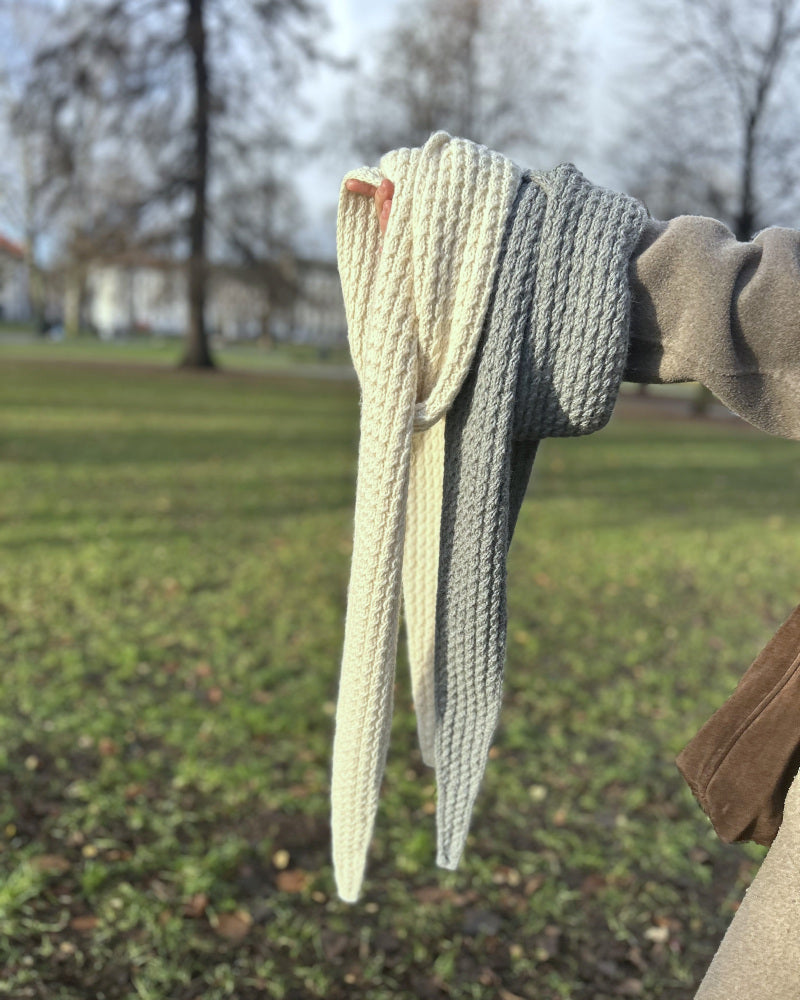 🧶✨ Fie Flettesjal – Klassisk halstørklæde med snoninger i Rauma Mitu | STRIKKEKIT