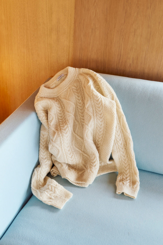 🧵🌿 Strikkekit 493 Sølve Arangenser til Dame – Klassisk flettegenser i Rauma Finull