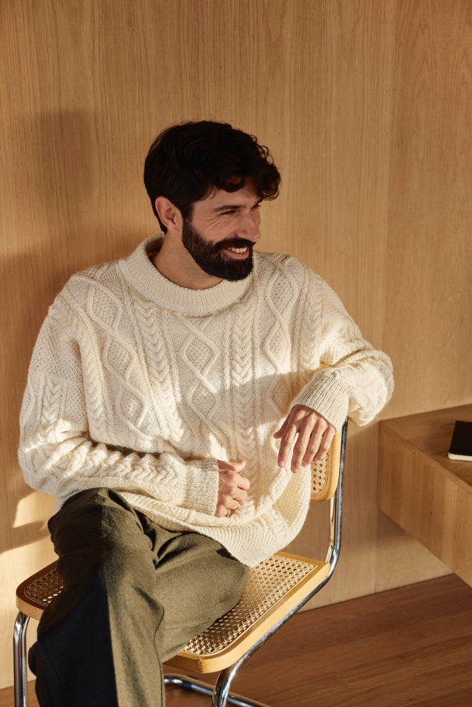 🧵❄️  Sølve Arangenser til Herre – Klassisk flettegenser i Rauma Finull  | STRIKKEKIT |