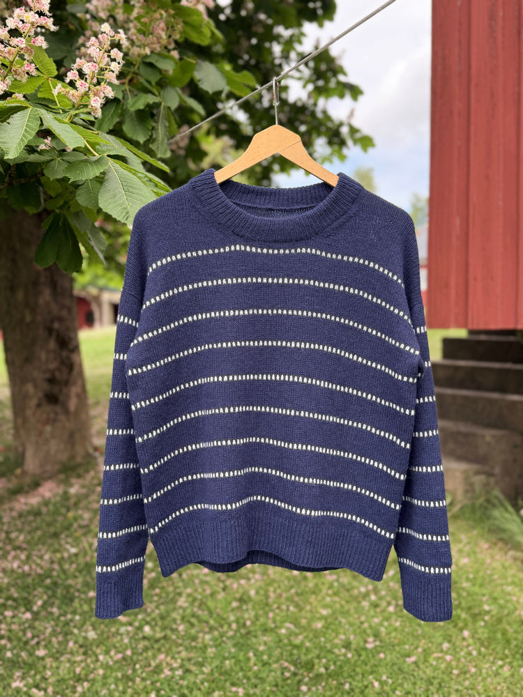 Lun Minagenser Strikkekit – Tidløs sweater med mønsterstriber 🧶✨