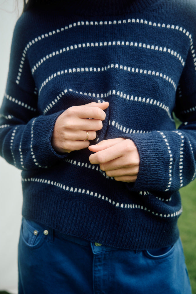 Lun Minagenser Strikkekit – Tidløs sweater med mønsterstriber 🧶✨