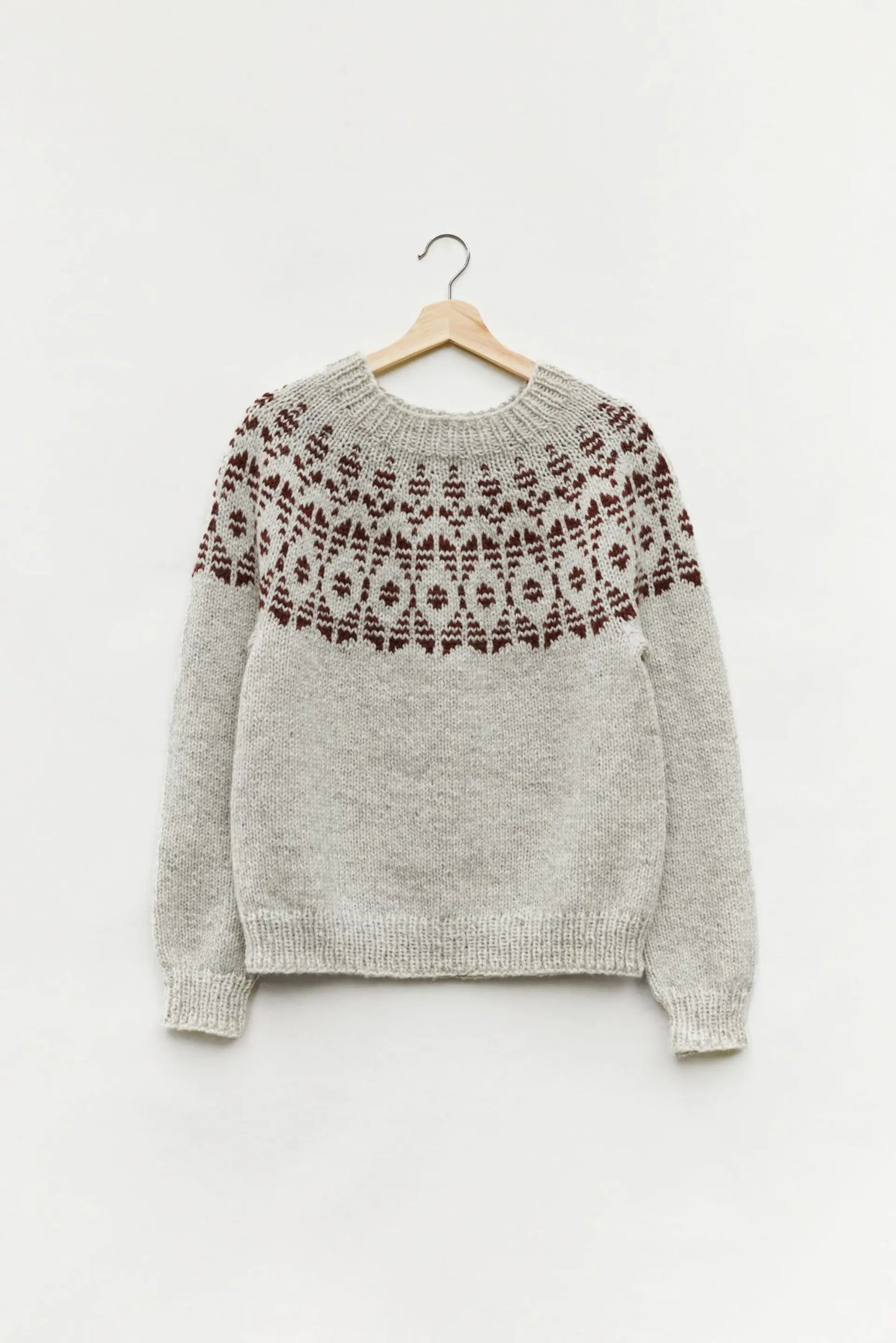 Høstlynggenser – Klassisk sweater med rundt bærestykke og smukt mønster 🍂🧶