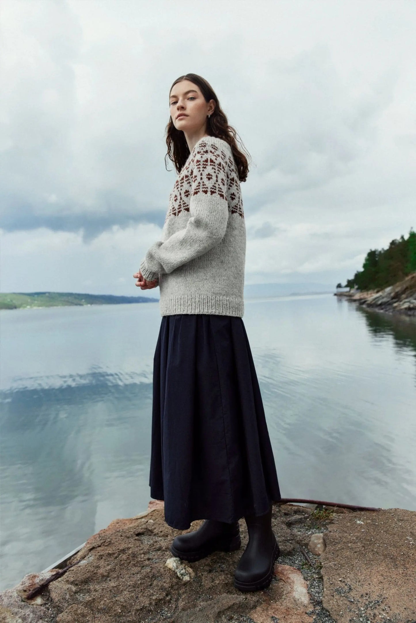 Høstlynggenser – Klassisk sweater med rundt bærestykke og smukt mønster 🍂🧶