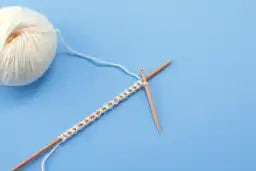 Clover strikkereparationsnåle – 3,5 og 4,5 mm i bambus (2 stk)