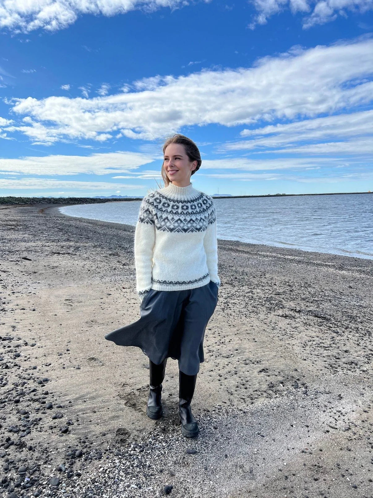 Garnkit - Gjöf sweater i hvid bundfarve – (unisex) ✨