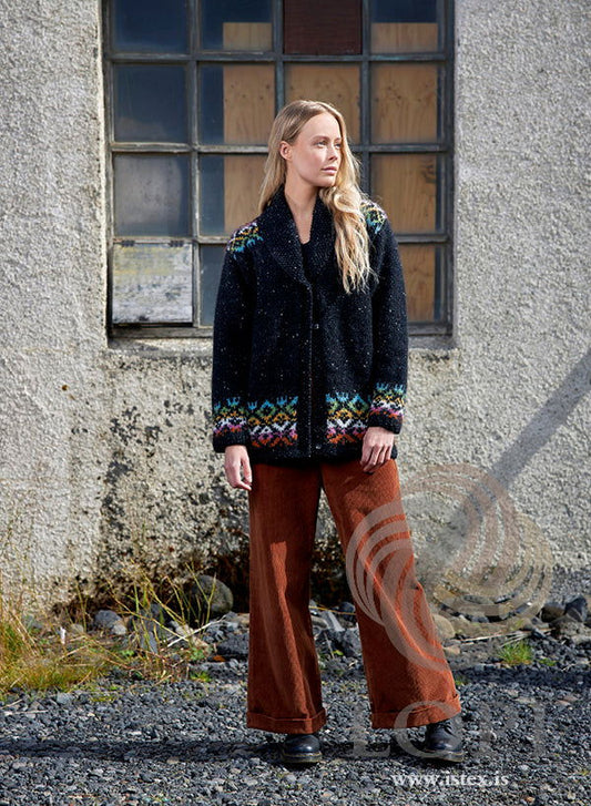 🤝 Loforð sweater – strikkekit i med sort bundfarve  🧶❄️