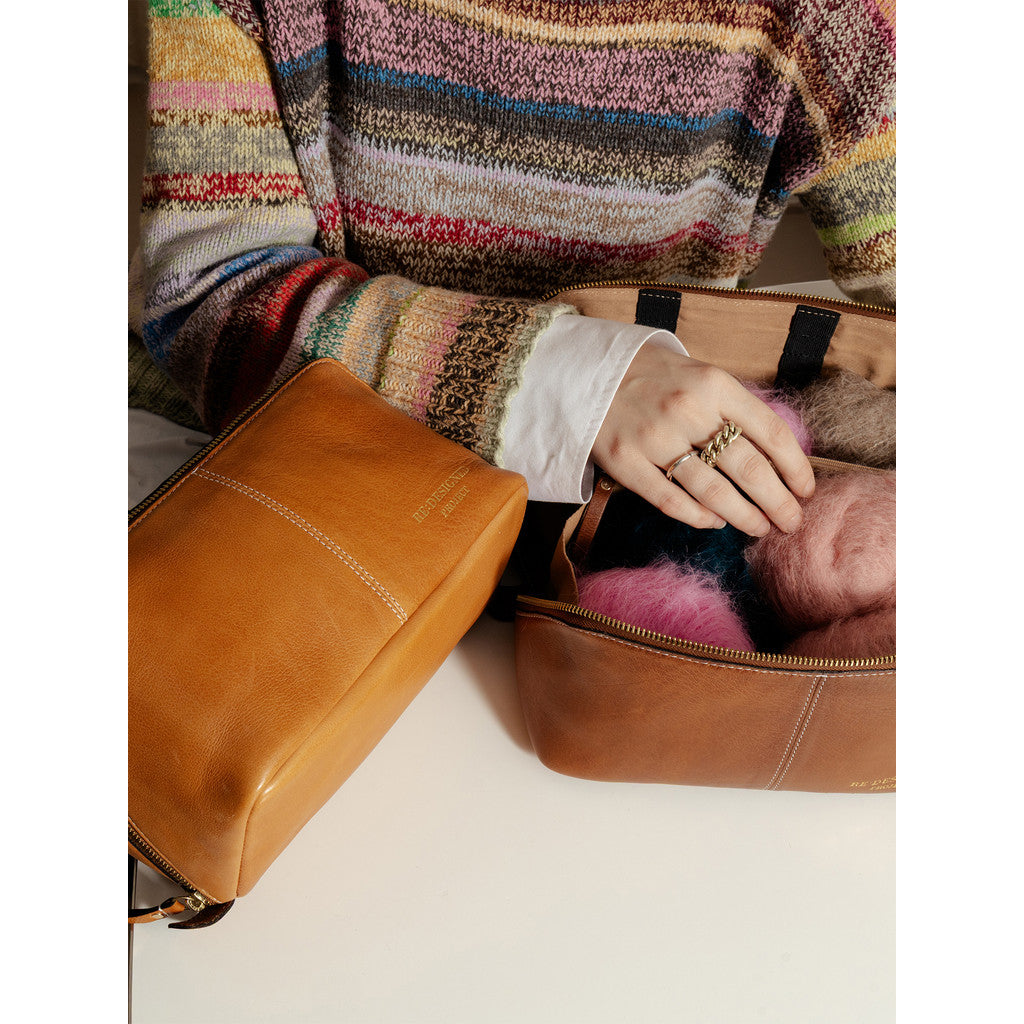 RE:DESIGNED Project 9 – Color: Walnut/Gold