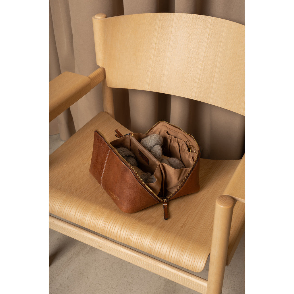 RE:DESIGNED Project 9 – Color: Walnut/Gold