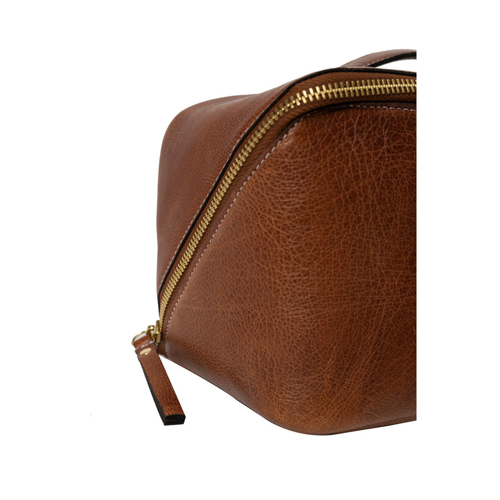 RE:DESIGNED Project 9 – Color: Walnut/Gold