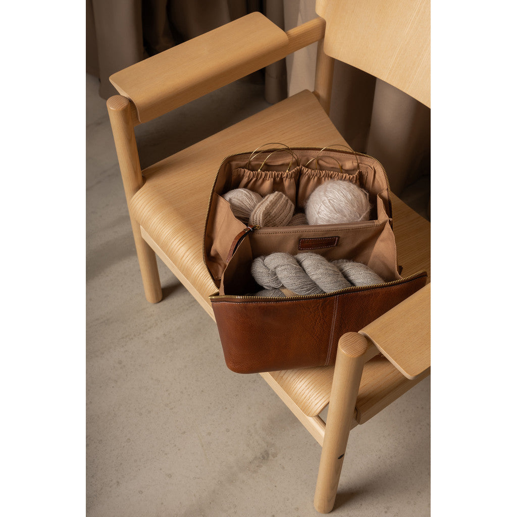 RE:DESIGNED Project 10 – Color: Walnut/Gold