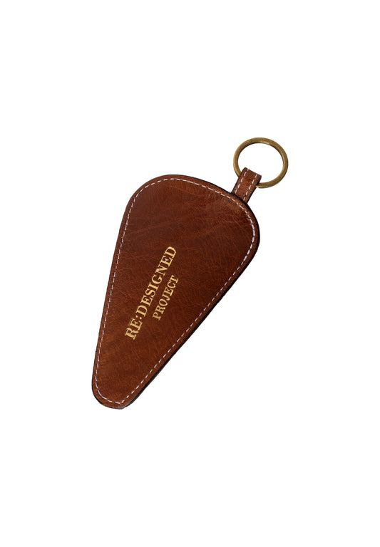 RE:DESIGNED Project 63 – Color: Walnut - Læderetui til saks