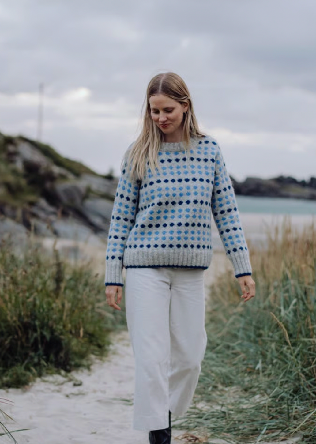 🫐 Skovbærsweater – strikkekit