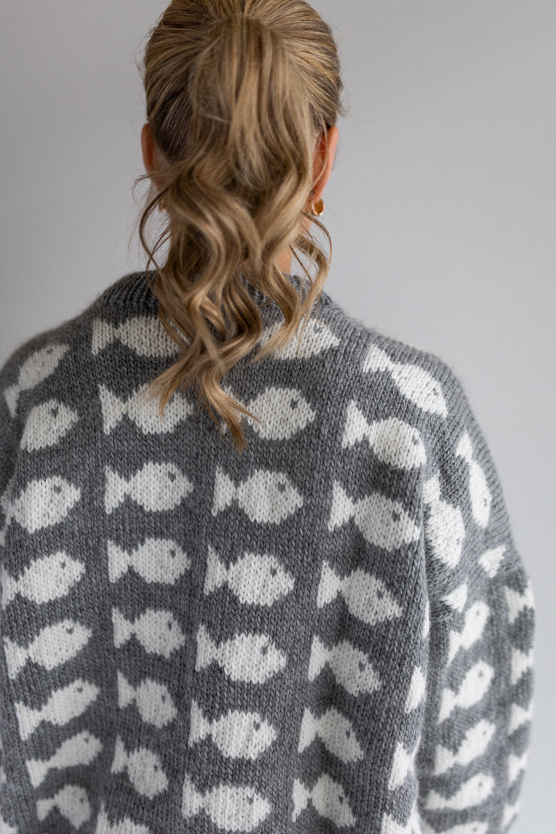 Fishy Sweater - DAME - gratis sammen med garn