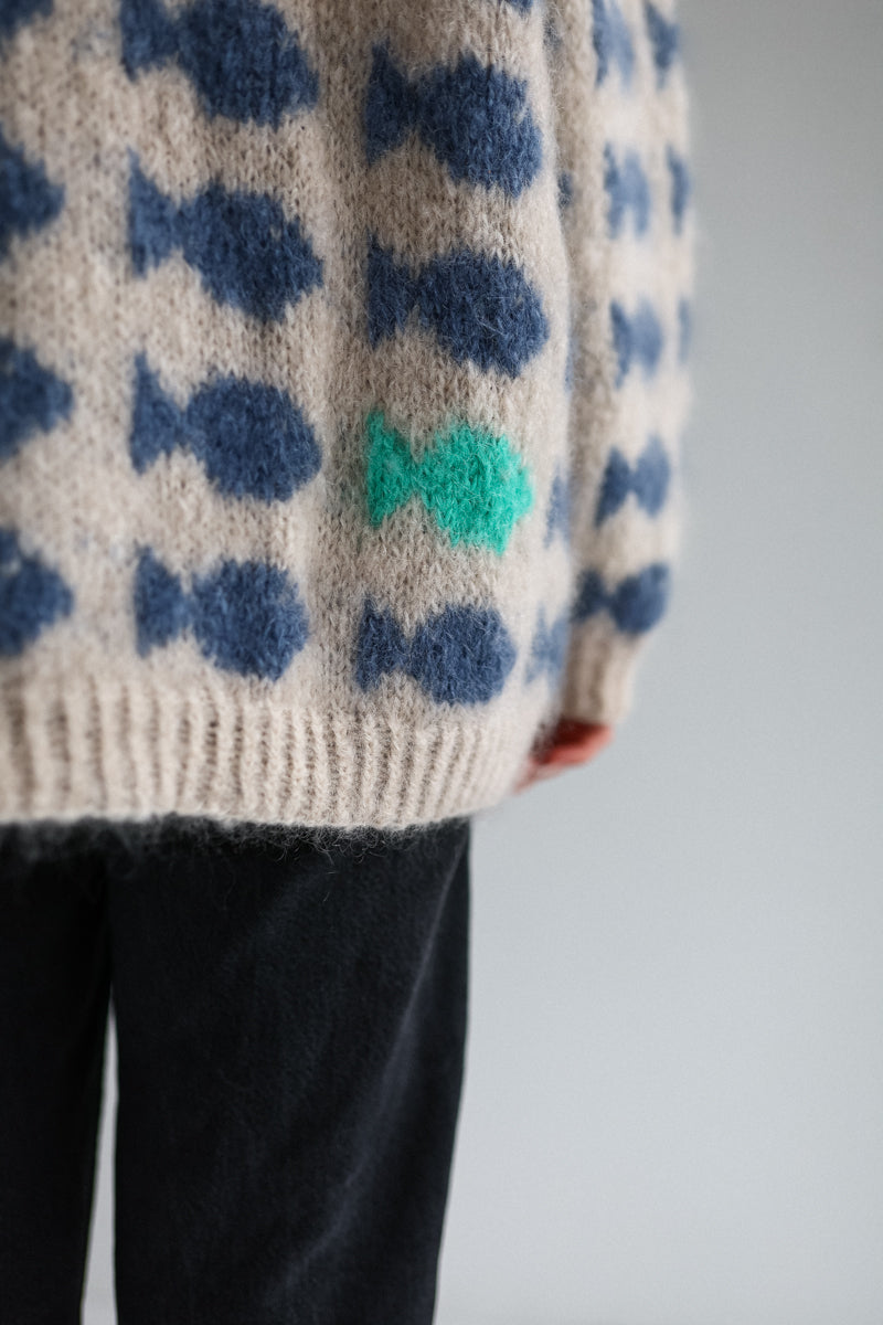 Fluffy Fishy Sweater - DAME - gratis sammen med garn