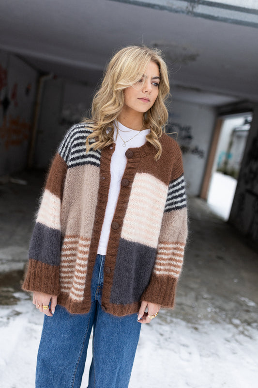 Side by Side Cardigan - Opskrift - Fluff tyk mohairgarn