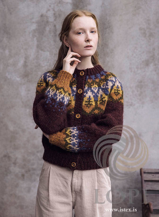 Uppbót cardigan i mørk version – strikkekit