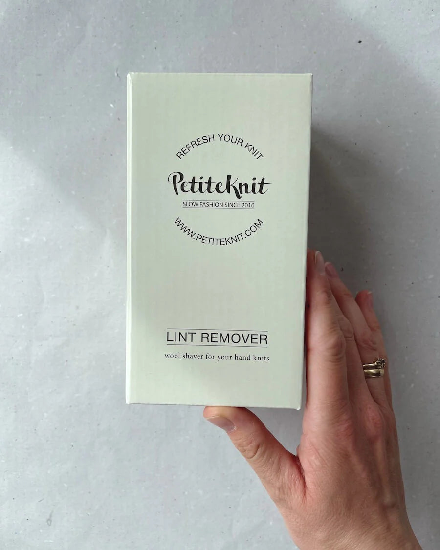 REFRESH YOUR KNIT WITH PETITEKNIT - Lint Remover