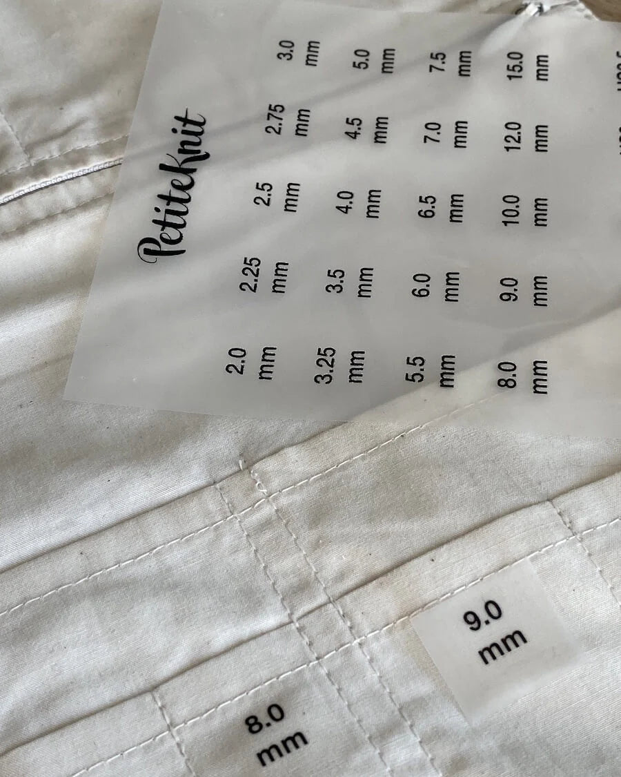 Iron-on labels til pindestørrelser - PetiteKnit